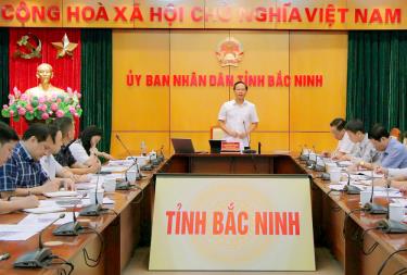 Đồng chí Phạm Văn Thịnh phát biểu tại hội nghị.